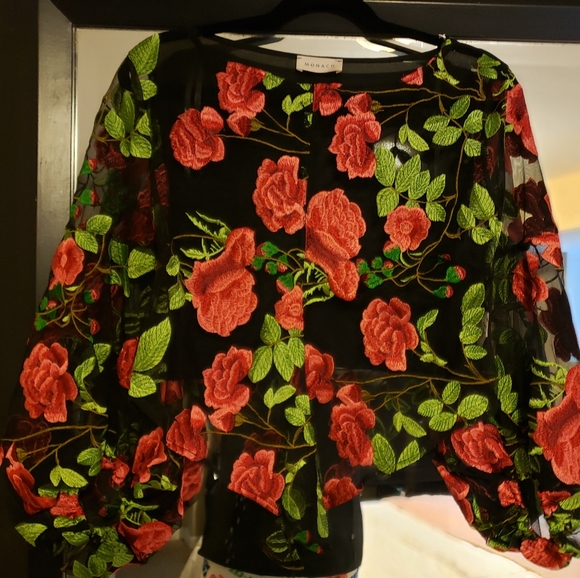 FLORAL SHEER CROP TOP - Picture 2 of 2